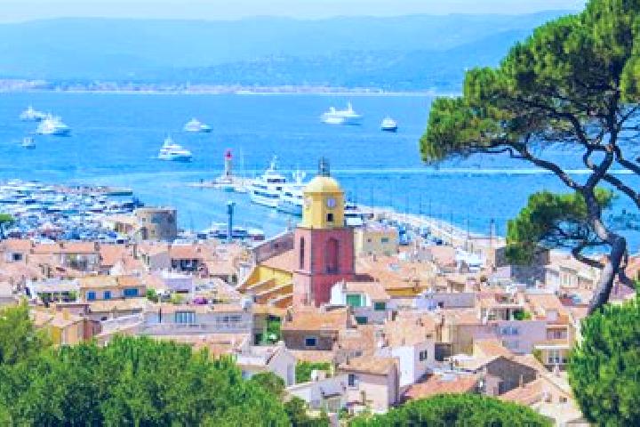 Lucy, 27, a red brown-eyed mediterranean companion based in Saint-Tropez. Offering Deep French Kissing, Overnight, BDSM, Girlfriend Experience. Available for...