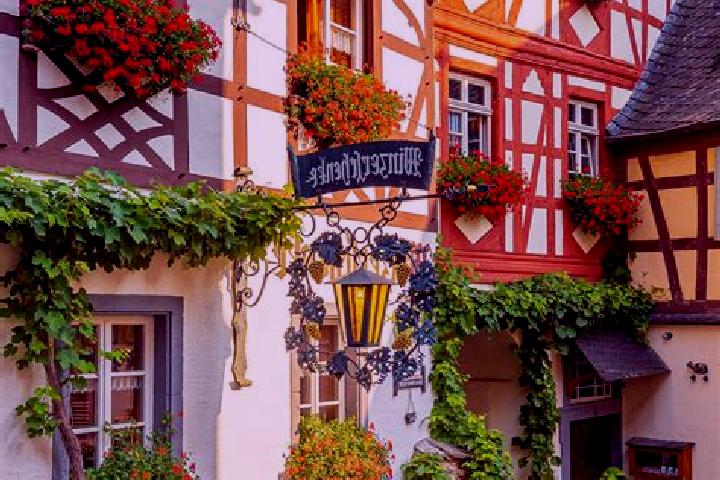 Lucy, 27 — Escort in Ratzlingen, Germany