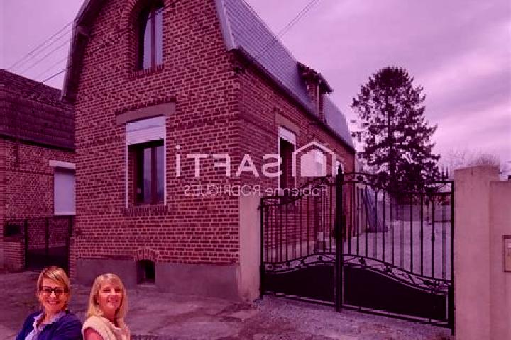 Lucy, 27 — Escort in Saint-Souplet, France
