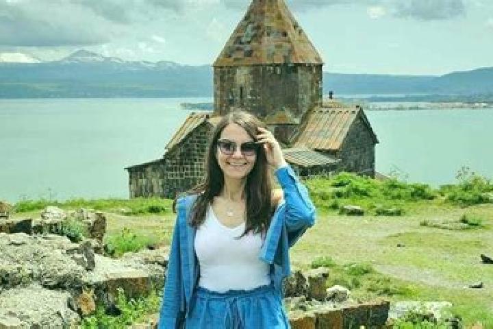 Lucy, 27 — Escort in Voghjaberd, Armenia