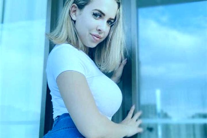 Lucy, 28, a blonde amber-eyed slavic companion based in Ciutat Vella. Offering BDSM, Striptease, GFE, Girlfriend Experience. Available for incall and outcall...