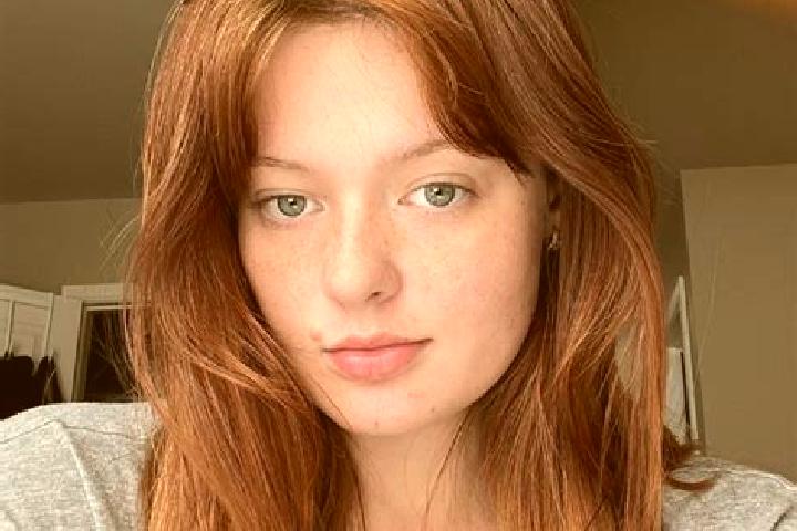 Lucy, 28, a chestnut grey-eyed caucasian companion based in Querol. Offering Tantra, Overnight, A-Level. Available for incall and outcall, day and evening da...