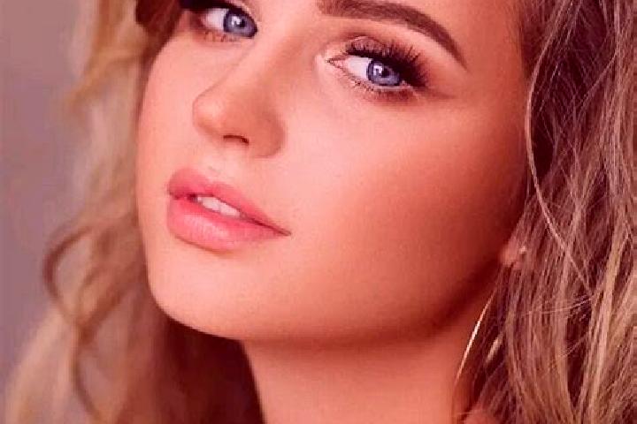 Lucy, 28, a dark blonde blue-eyed caribbean companion based in Apfelstaedt. Offering Fetish, Duos, GFE, Tantra. Available for incall and outcall, overnight b...