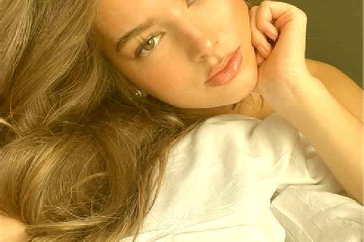 Lucy, 28, a red hazel-eyed latina companion based in La Maquina. Offering Deep French Kissing, Duos, Massage. Available for incall and outcall, overnight boo...