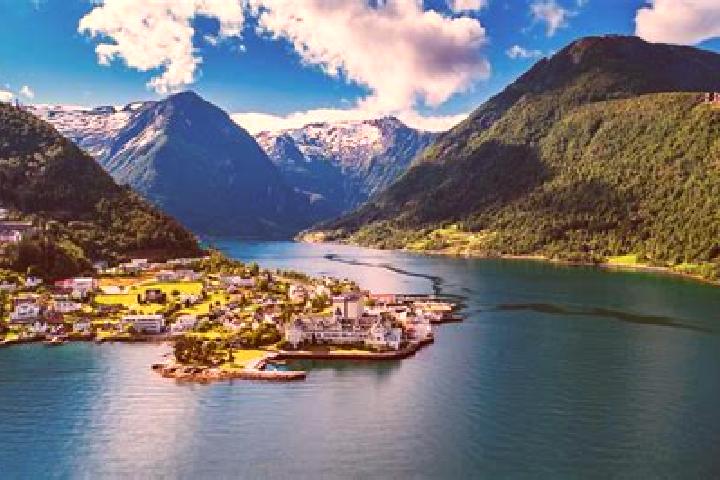 Lucy, 28 — Escort in Balestrand, Norway