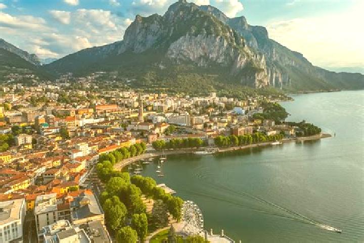 Lucy, 28 — Escort in Malgrate, Italy