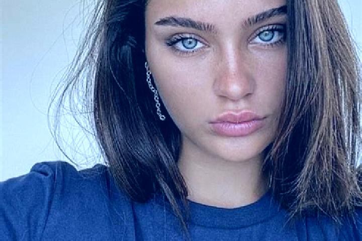 Lucy, 29, a brunette dark-eyed mixed companion based in Caxias do Sul. Offering A-Level, Overnight, BDSM. Available for incall and outcall, day and evening d...