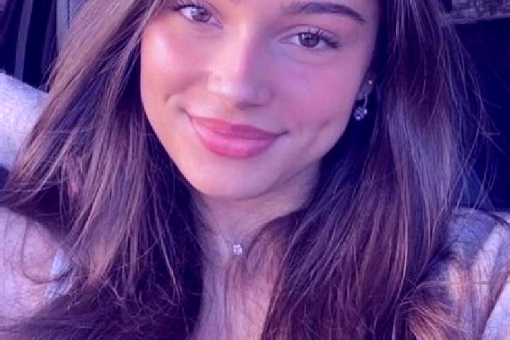 Lucy, 29, a brunette hazel-eyed slavic companion based in Surrey Hills. Offering BDSM, Erotic Massage, Tantra, Deep French Kissing. Available for incall and ...