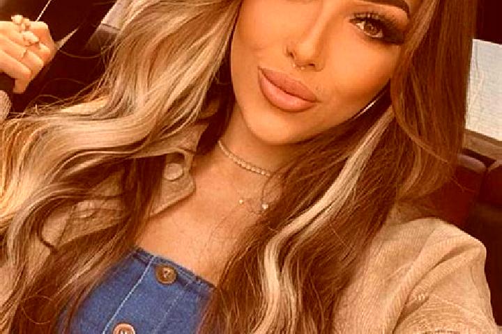 Lucy, 29, a dark blonde brown-eyed middle eastern companion based in Potcoava. Offering Duos, Massage, Roleplay. Available for incall and outcall, overnight ...