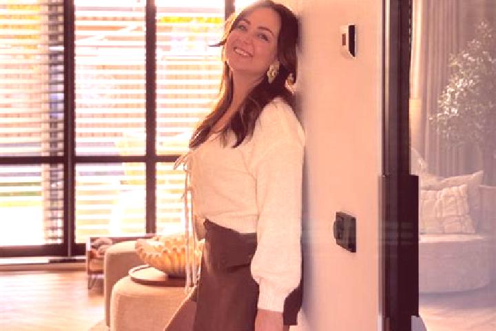 Lucy, 29 — Escort in Dingen, Germany
