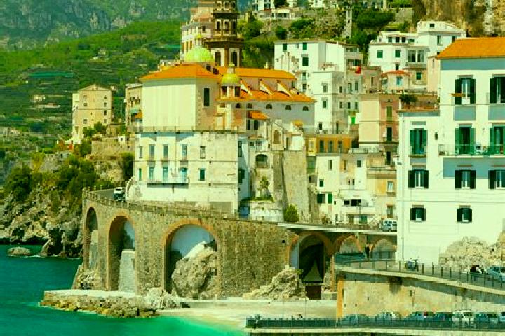 Lucy, 29 — Escort in Qualso, Italy