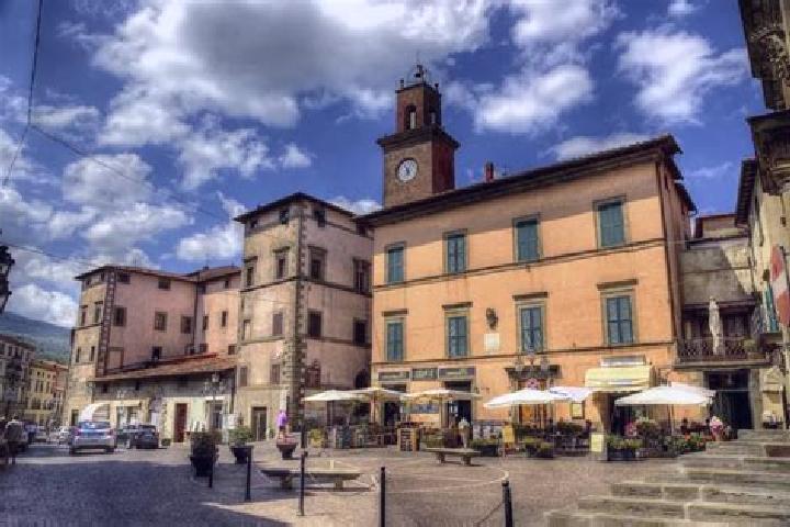 Lucy, 29 — Escort in Santa Maria del Piano, Italy
