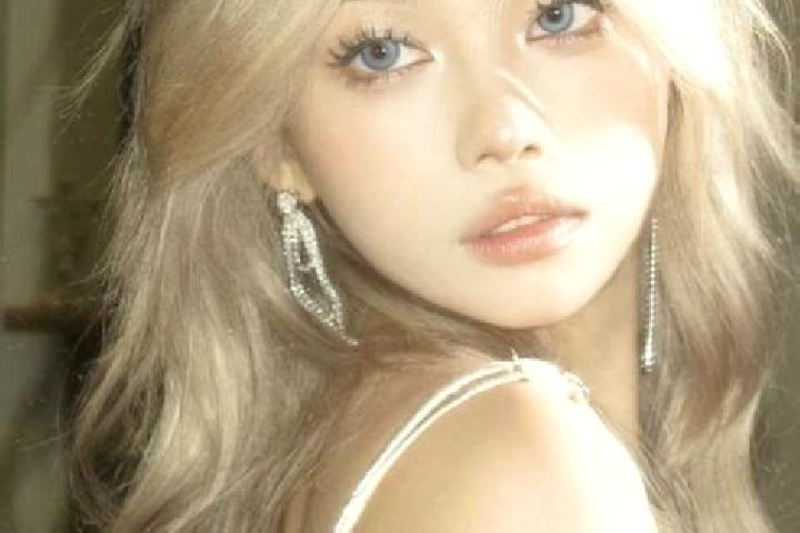 Lucy, 30, a blonde grey-eyed asian companion based in Kamitakeda. Offering Massage, Deep French Kissing, Couples, Striptease. Available for incall and outcal...