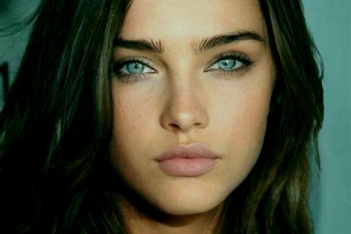 Lucy, 30, a brunette grey-eyed slavic companion based in Liiceni. Offering Roleplay, CIM. Available for incall and outcall, day and evening dates.