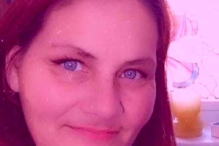 Lucy, 30, a red grey-eyed latina companion based in Saleux. Offering Couples, Massage, Prostate Massage. Available for incall and outcall, day and evening da...
