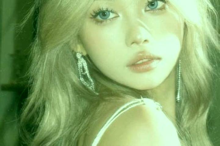 Lucy, 31, a blonde blue-eyed asian companion based in Quebec. Offering OWO, BDSM, Striptease. Available for incall and outcall, overnight bookings available.