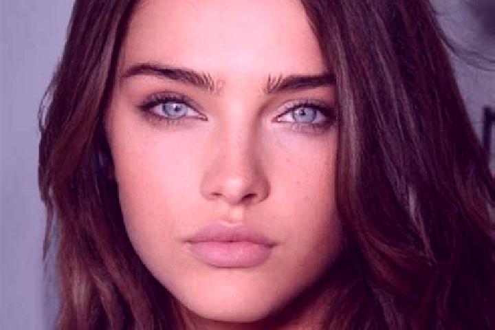 Lucy, 31, a brunette dark-eyed european companion based in Varshets. Offering Overnight, Dinner Date, Prostate Massage, Tantra. Available for incall and outc...