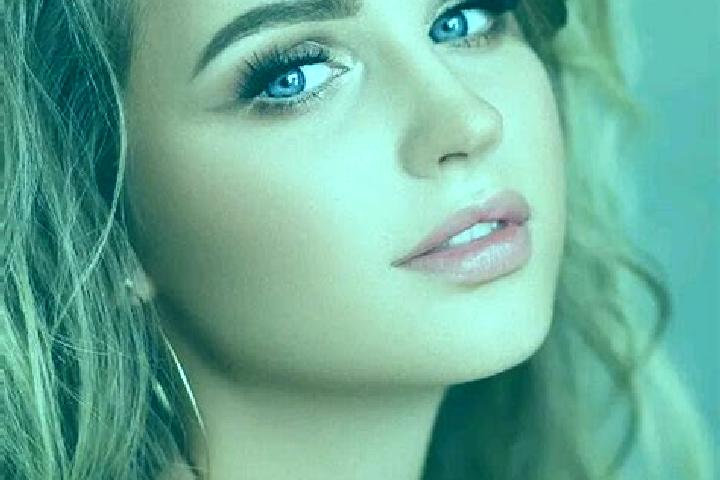 Lucy, 31, a dark blonde blue-eyed slavic companion based in Rosheim. Offering Tantra, GFE, OWO, Overnight. Available for incall and outcall, overnight bookin...