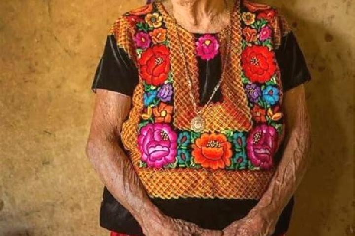 Lucy, 31 — Escort in San Juan Guichicovi, Mexico