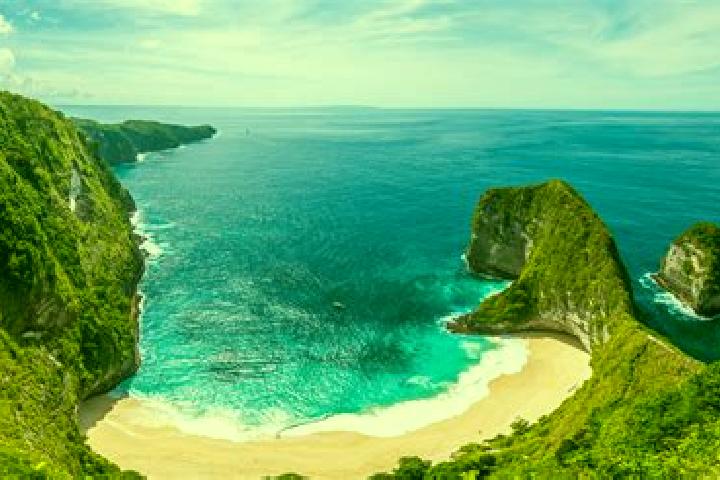 Lucy, 31 — Escort in Tnaomat, Indonesia