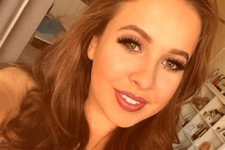 Lucy, 32, a brunette dark-eyed caucasian companion based in Les Lucs-sur-Boulogne. Offering OWO, Erotic Massage, Prostate Massage. Available for incall and o...