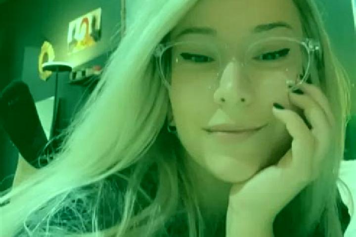 Lucy, 32, a platinum blonde amber-eyed mixed companion based in Saint-Vincent-de-Mercuze. Offering Striptease, Roleplay, Duos. Available for incall and outca...