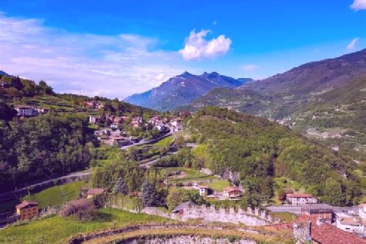 Lucy, 32 — Escort in Monno, Italy