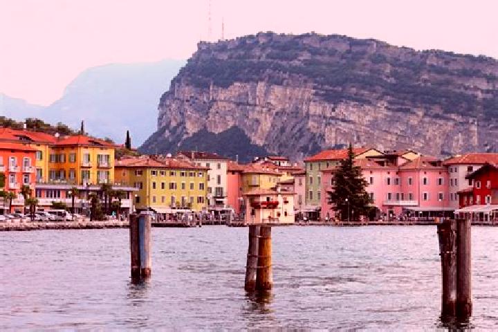 Lucy, 33, a brunette grey-eyed mediterranean companion based in Torbole sul Garda. Offering CIM, Fetish, Striptease, Overnight. Available for incall and outc...