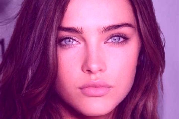 Lucy, 34, a brunette blue-eyed middle eastern companion based in Velka Kras. Offering OWO, Striptease. Available for incall and outcall, day and evening dates.