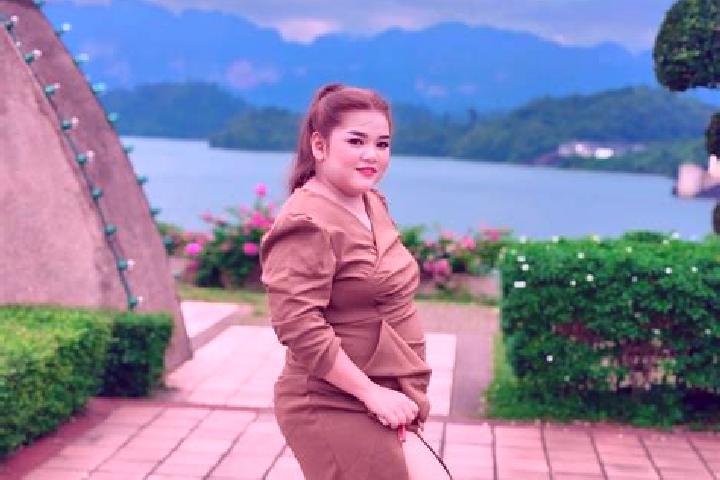 Lucy, 34 — Escort in Ban Na Doem, Thailand