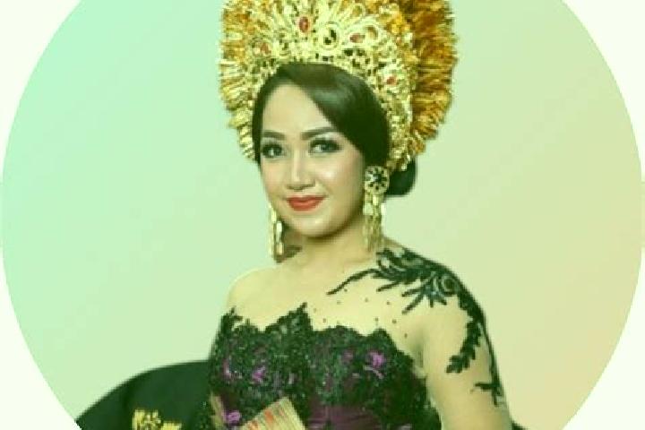 Lucy, 34 — Escort in Banjar Kelodan, Indonesia