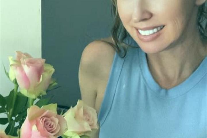 Lucy, 34 — Escort in Lewis Point, Canada