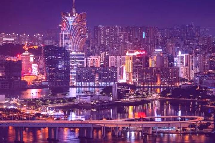 Lucy, 34 — Escort in Manggetu Dawo er Zu, China