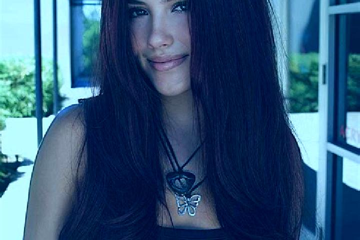 Lucy, 35, a auburn dark-eyed latina companion based in Hautes-Terres. Offering Prostate Massage, BDSM, Domination. Available for incall and outcall, overnigh...