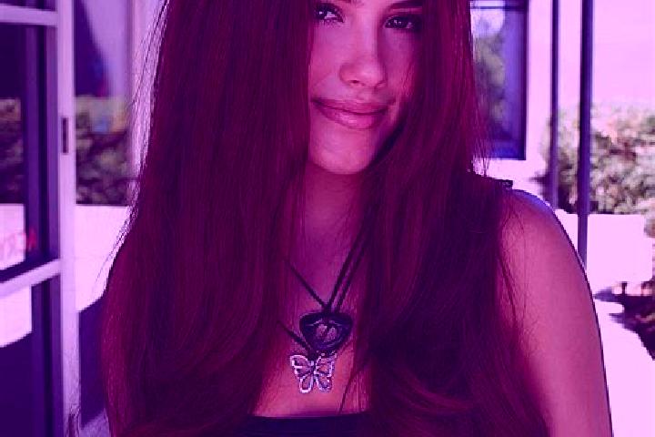 Lucy, 35, a auburn dark-eyed mixed companion based in Bell. Offering Duos, Couples, Massage. Available for incall and outcall, day and evening dates.