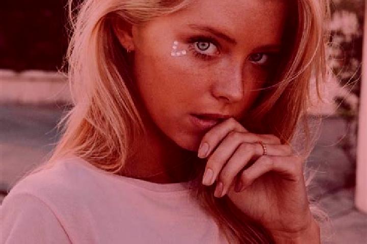 Lucy, 35, a blonde blue-eyed mediterranean companion based in Crespano del Grappa. Offering Fetish, Domination. Available for incall and outcall, day and eve...