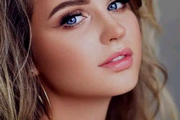 Lucy, 35, a dark blonde blue-eyed caucasian companion based in Baranzie. Offering Massage, Dinner Date, Couples. Available for incall and outcall, overnight ...