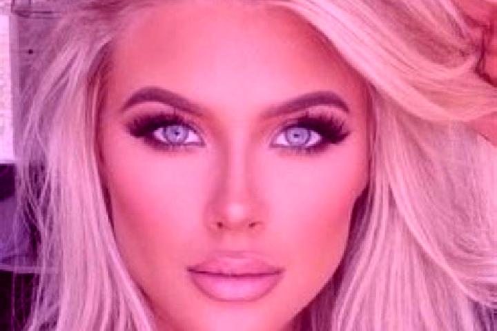 Lucy, 35, a platinum blonde grey-eyed ebony companion based in Baquedano. Offering Erotic Massage, OWO, Massage, Dinner Date. Available for incall and outcal...