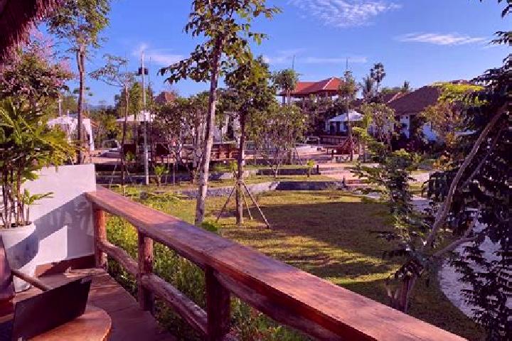 Lucy, 35 — Escort in Chi Kraeng, Cambodia