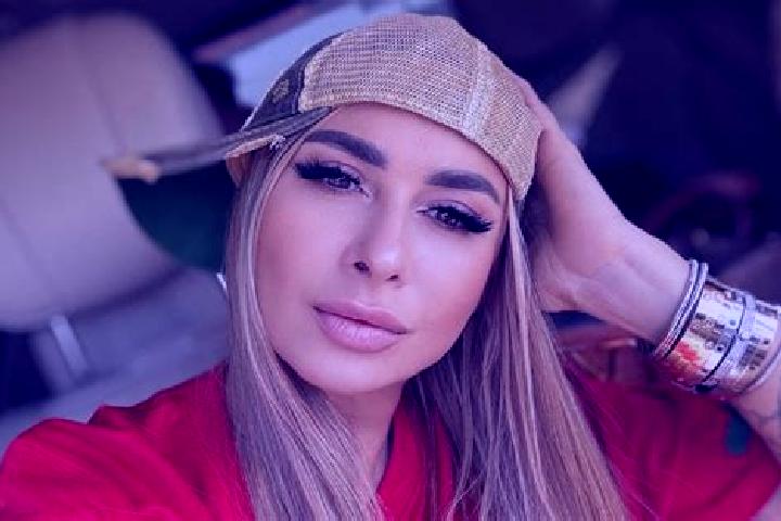 Lucy, 35 — Escort in Livezile, Romania