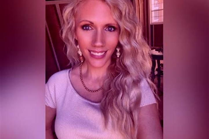 Lucy, 35 — Escort in Powderly, United States