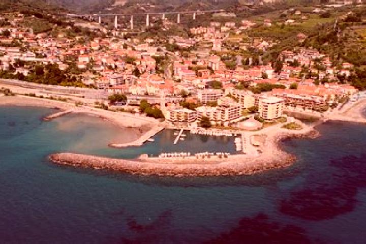 Lucy, 35 — Escort in San Lorenzo al Mare, Italy