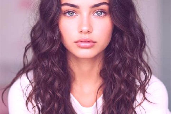 Lucy, 36, a auburn amber-eyed mediterranean companion based in Carei. Offering Roleplay, Fetish. Available for incall and outcall, overnight bookings available.