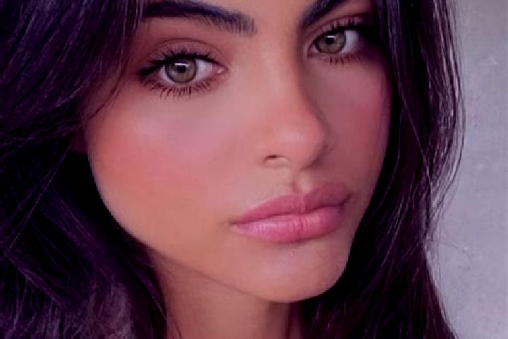 Lucy, 36, a brunette dark-eyed caribbean companion based in Ranis. Offering Domination, Couples, Overnight, Prostate Massage. Available for incall and outcal...