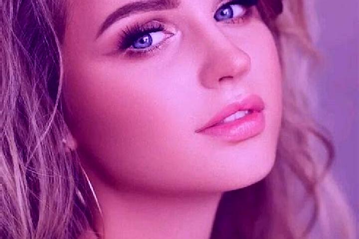 Lucy, 36, a dark blonde blue-eyed indian companion based in Cahabon. Offering Overnight, Tantra, Deep French Kissing. Available for incall and outcall, overn...