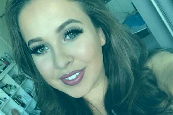 Lucy, 37, a auburn hazel-eyed latina companion based in Tworkow. Offering Duos, Party Girl. Available for incall and outcall, day and evening dates.