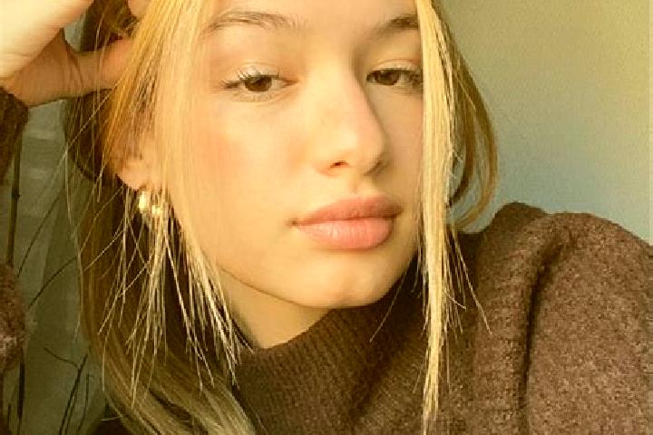 Lucy, 38, a blonde brown-eyed asian companion based in Petworth. Offering Massage, Fetish, OWO, Prostate Massage. Available for incall and outcall, day and e...