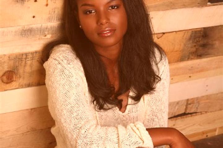 Lucy, 38, a red dark-eyed ebony companion based in Weiterswiller. Offering Couples, Deep French Kissing, Dinner Date, 69, Party Girl. Available for incall an...