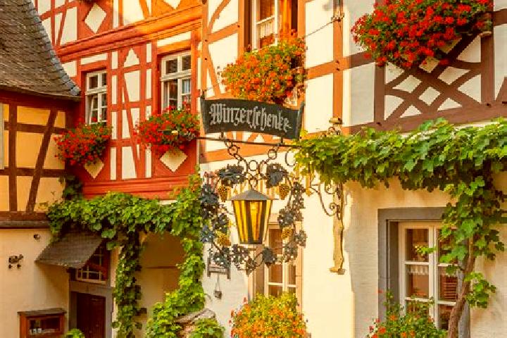 Lucy, 38 — Escort in Sproetau, Germany