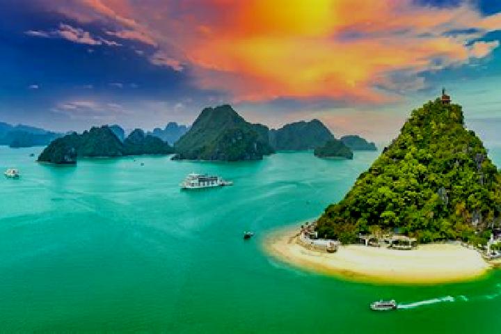 Lucy, 39 — Escort in Xa Long Hai, Vietnam